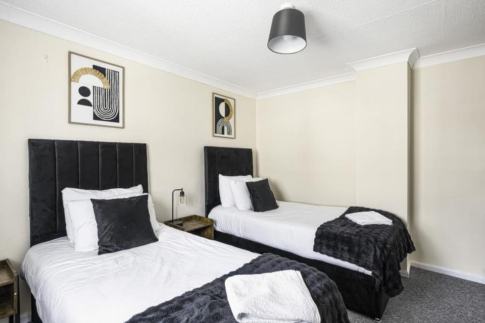 The Ipswich Snug Spacious 3BR Retreat FREE Parking House in Ipswich