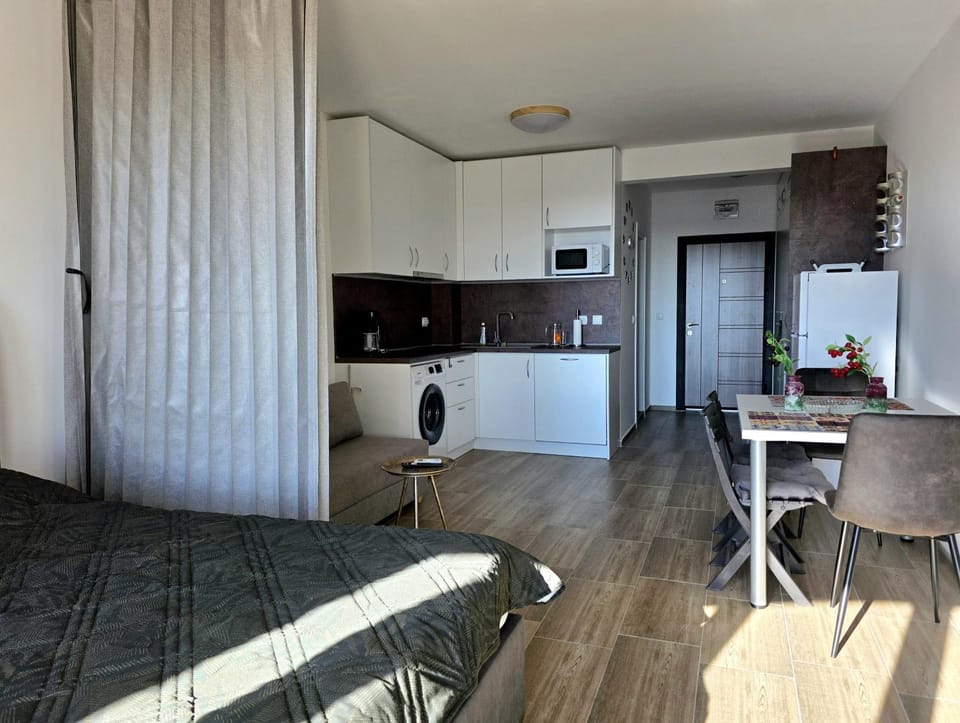 Sunny studio in Shartrez Apartment in Varna Province