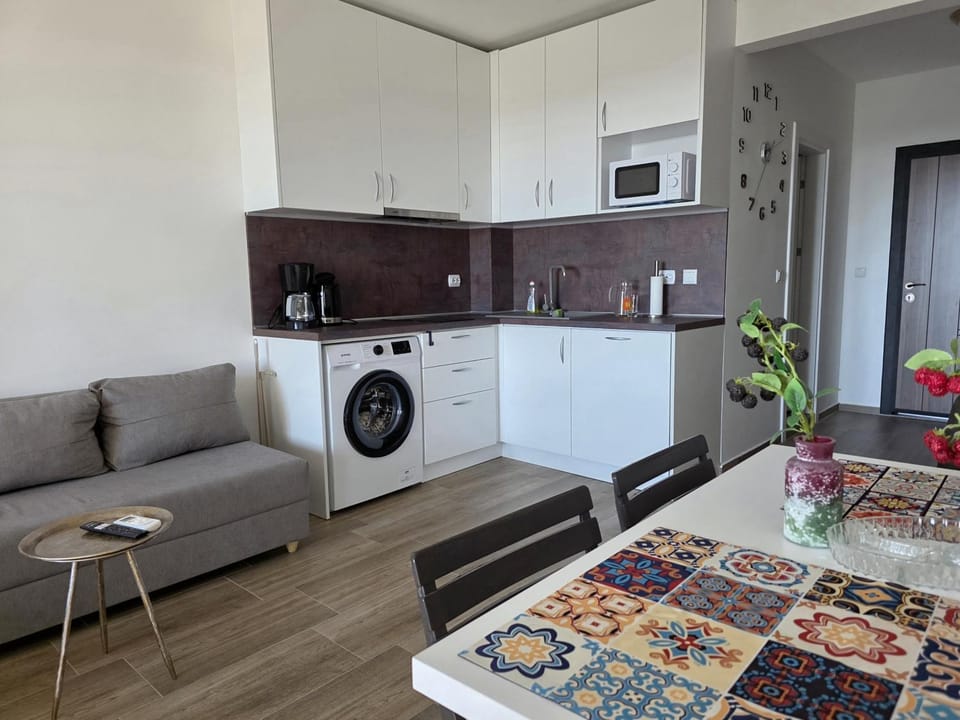 Sunny studio in Shartrez Apartment in Varna Province