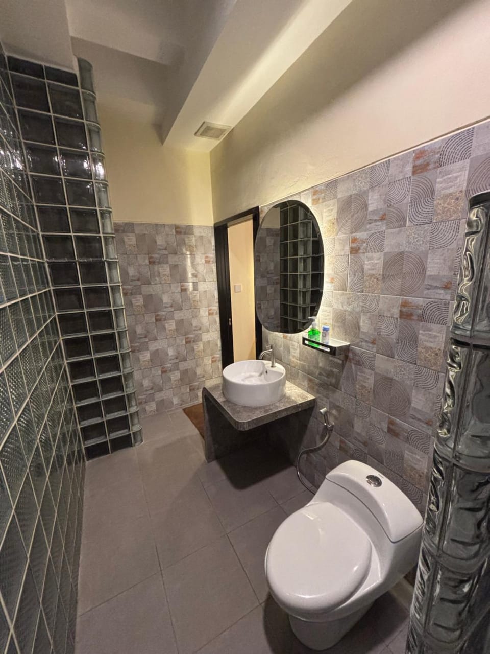 Shower, Toilet, Bathroom
