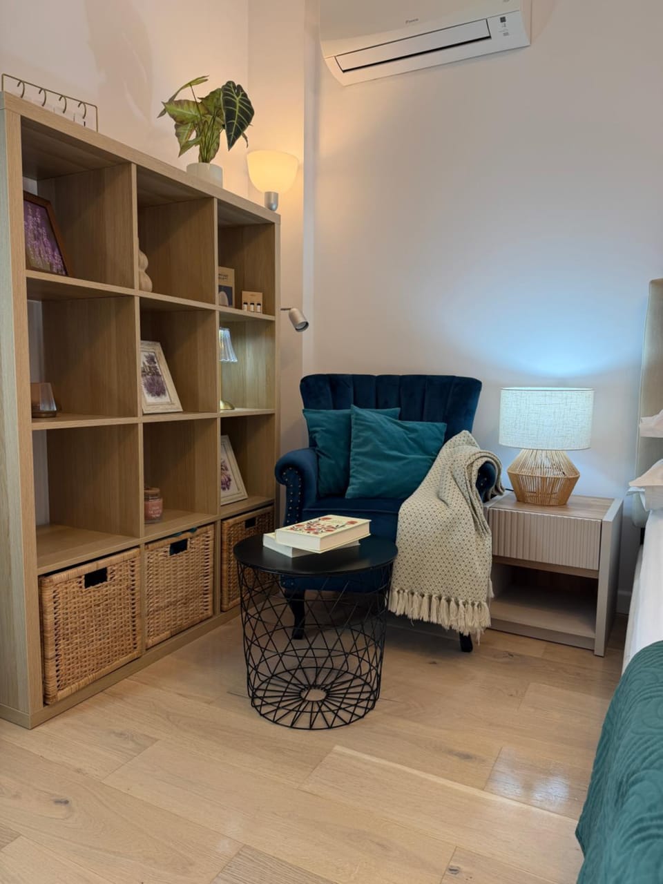 Old Town Vinyl Retreat near the Cathedral with retro vibes Apartment in Romania
