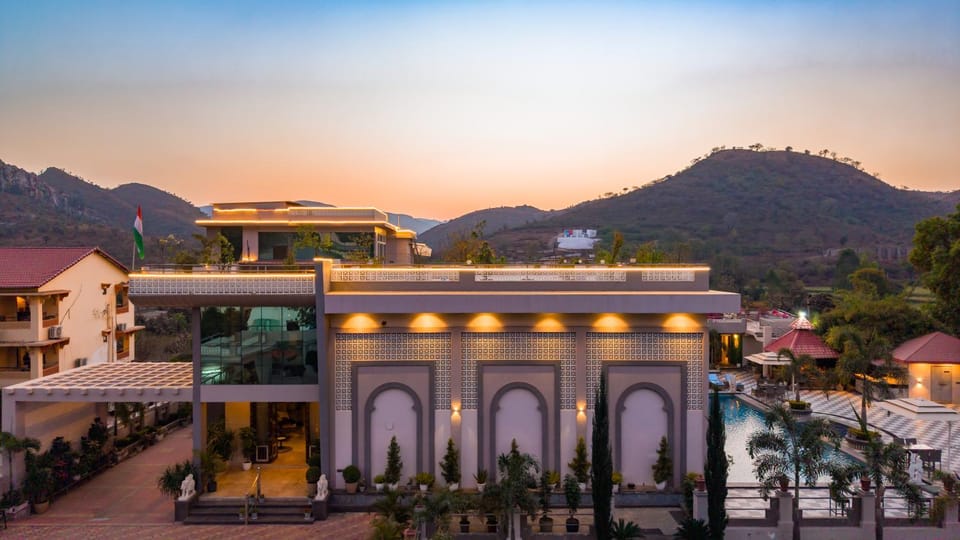 Mountain Creek by ELIVAAS Prive Pet-friendly 1 Luxe Room with Shared Pool and Gazebo Apartment in Rajasthan