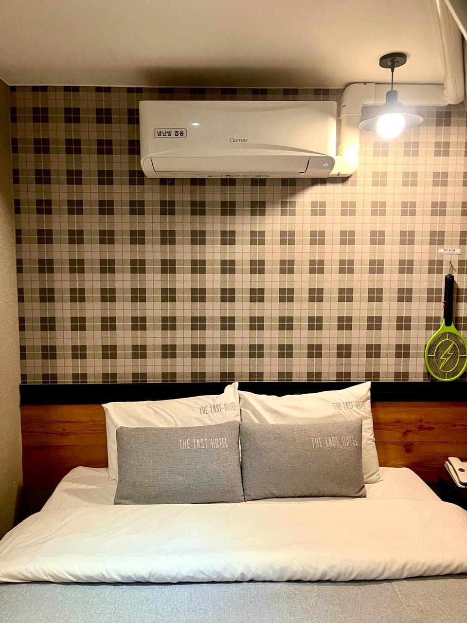 Bed, Bedroom, air conditioner