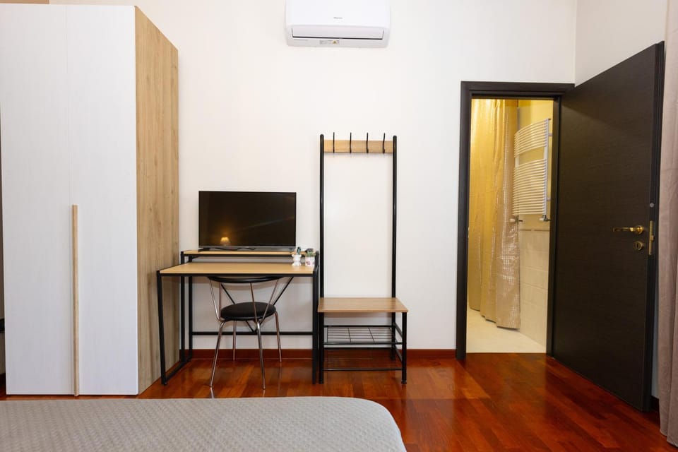 TV and multimedia, Bedroom, wardrobe, air conditioner