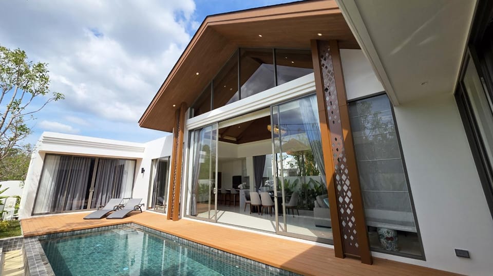 Property building, Patio, Swimming pool, sunbed