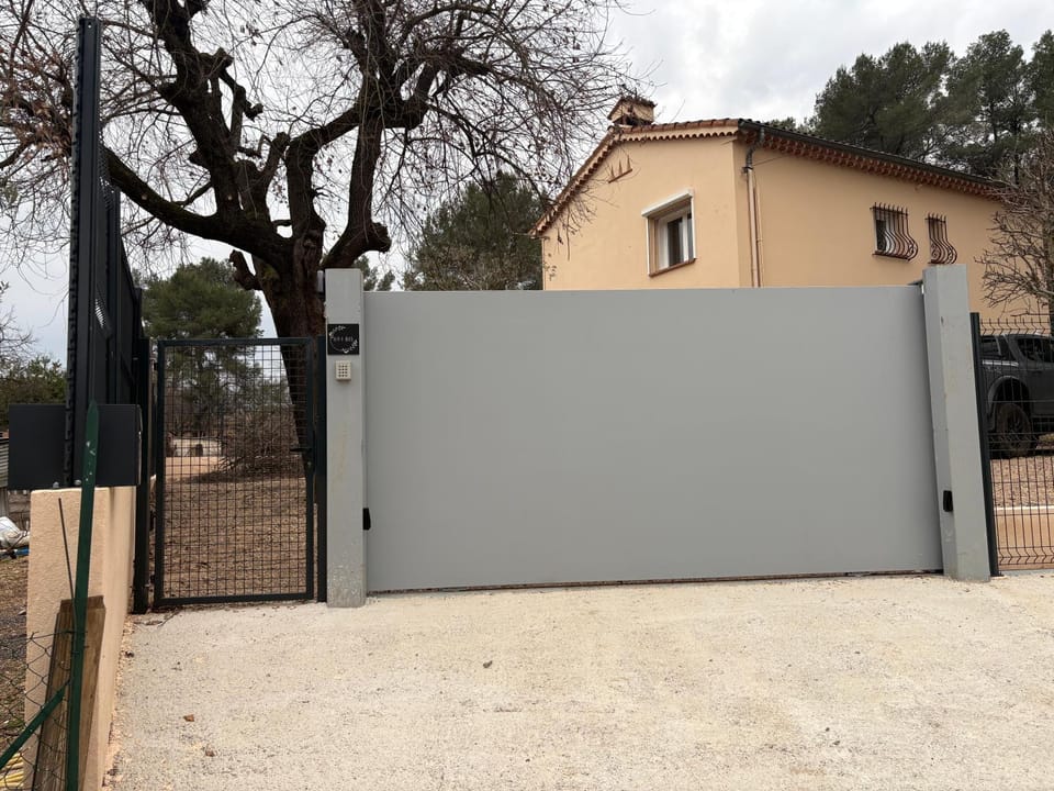 La mourerous House in Mouans-Sartoux
