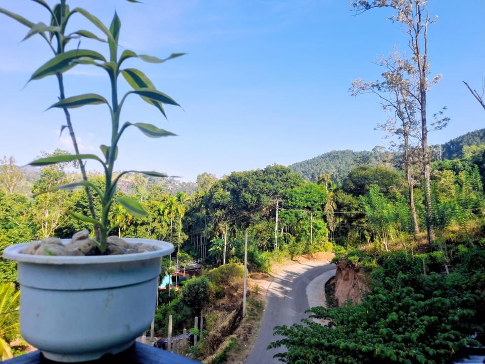 Sunshine Holiday Inn Ella Inn in Uva Province, Sri Lanka