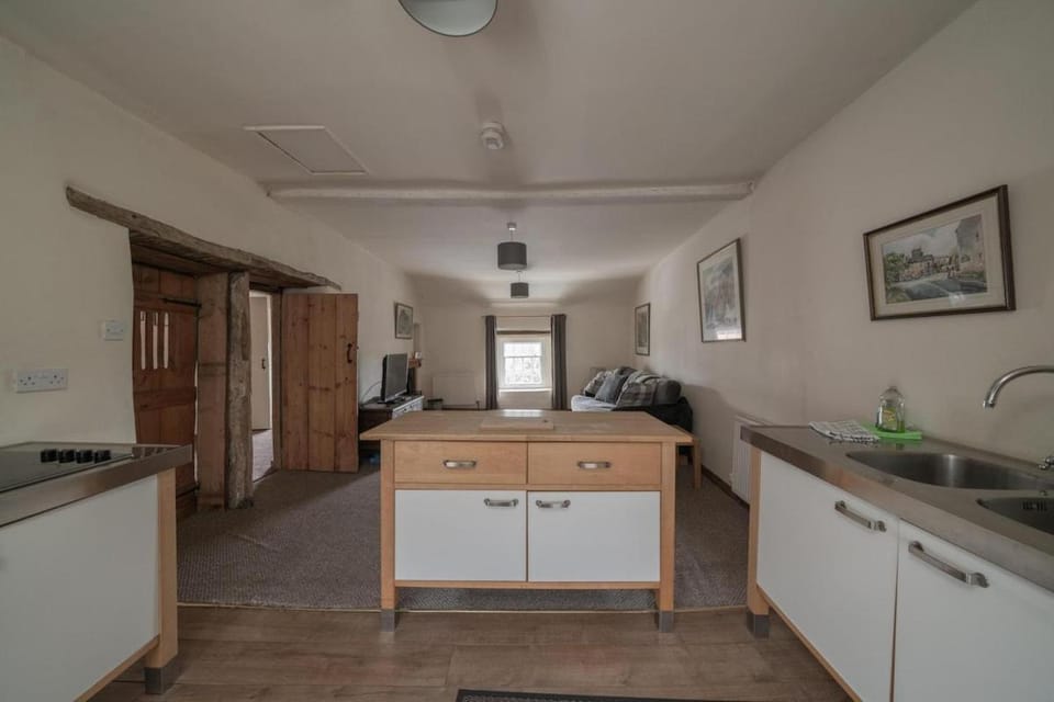Bank House Apartment Peak District Pets Welcome House in Staffordshire Moorlands District