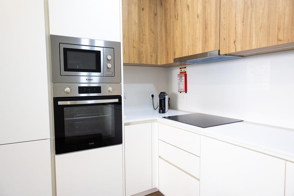 Coffee/tea facilities, Kitchen or kitchenette, oven