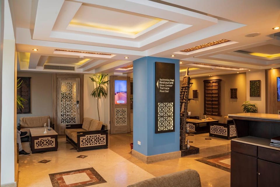 Communal lounge/ TV room, TV and multimedia, Living room, Lobby or reception, Seating area, Evening entertainment