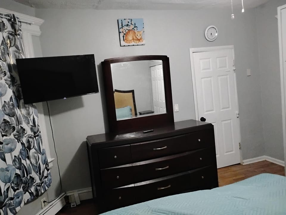 Grove#8 Bed and Breakfast in Irvington