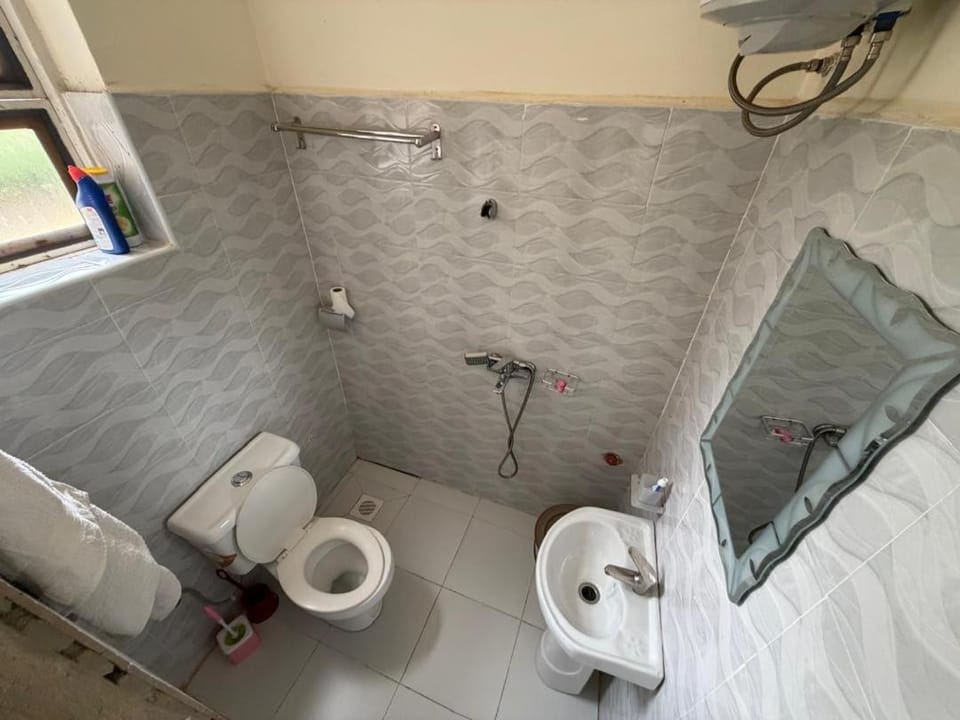 Kisaasi Kyanja Studio Apartment in Kampala