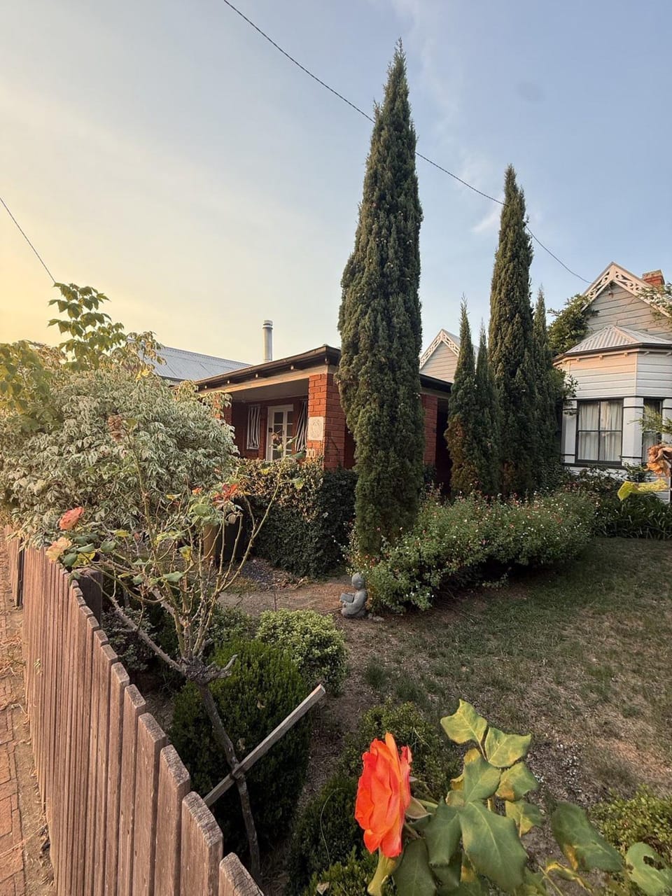 The Residence - Spacious 4-Bed Tenterfield Home House in Tenterfield
