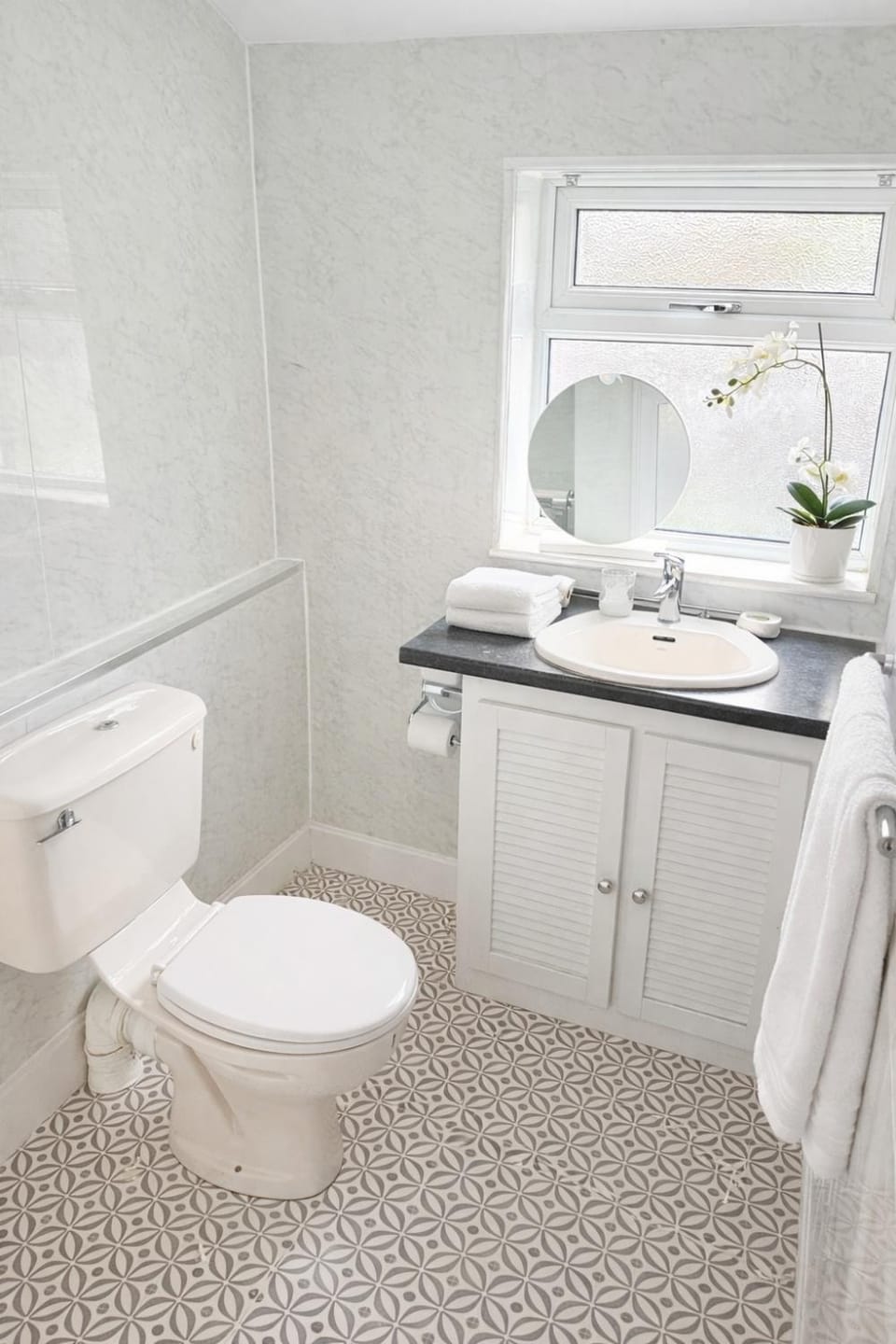 Brand new, sleeps 11, games room, smart tv every room, free parking, close to A63, Siemens, MKM stadium, HRI House in Hull
