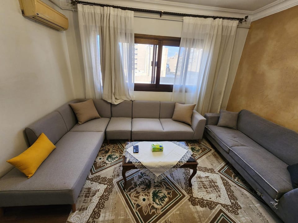 شقة مودرن بإطلالة ساحرة في قلب المهندسين - شارع الفريق عبد المنعم رياض -- Modern Apartment with Stunning View in the Heart of Mohandessin Apartment in Egypt
