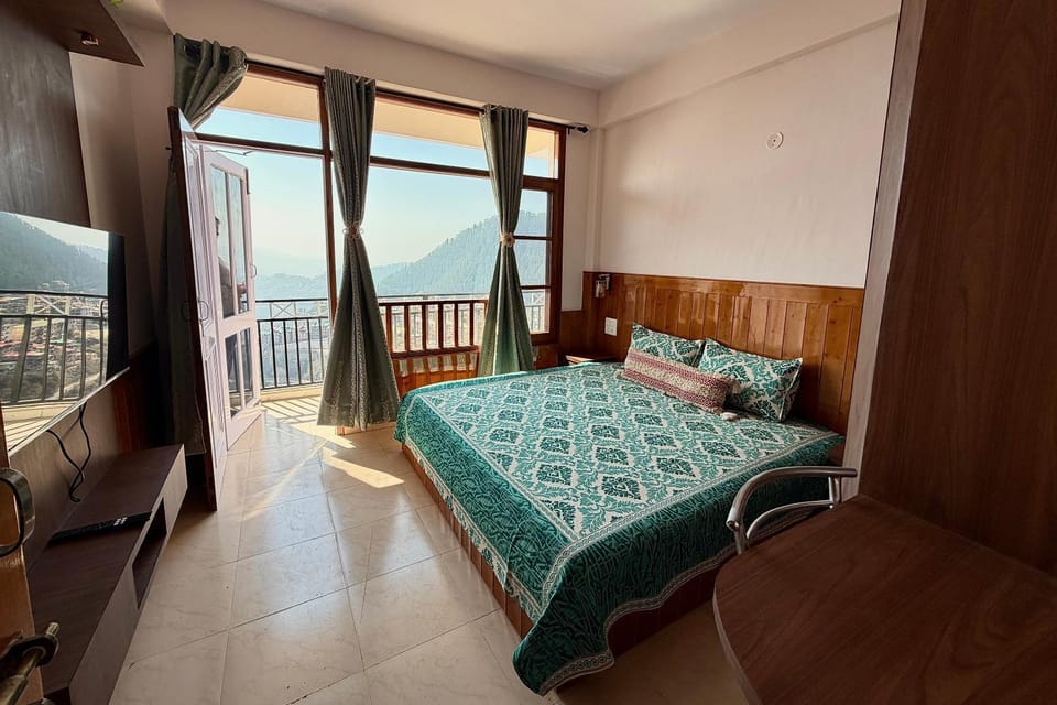 Bed, Natural landscape, TV and multimedia, View (from property/room), Balcony/Terrace, Photo of the whole room, Bedroom