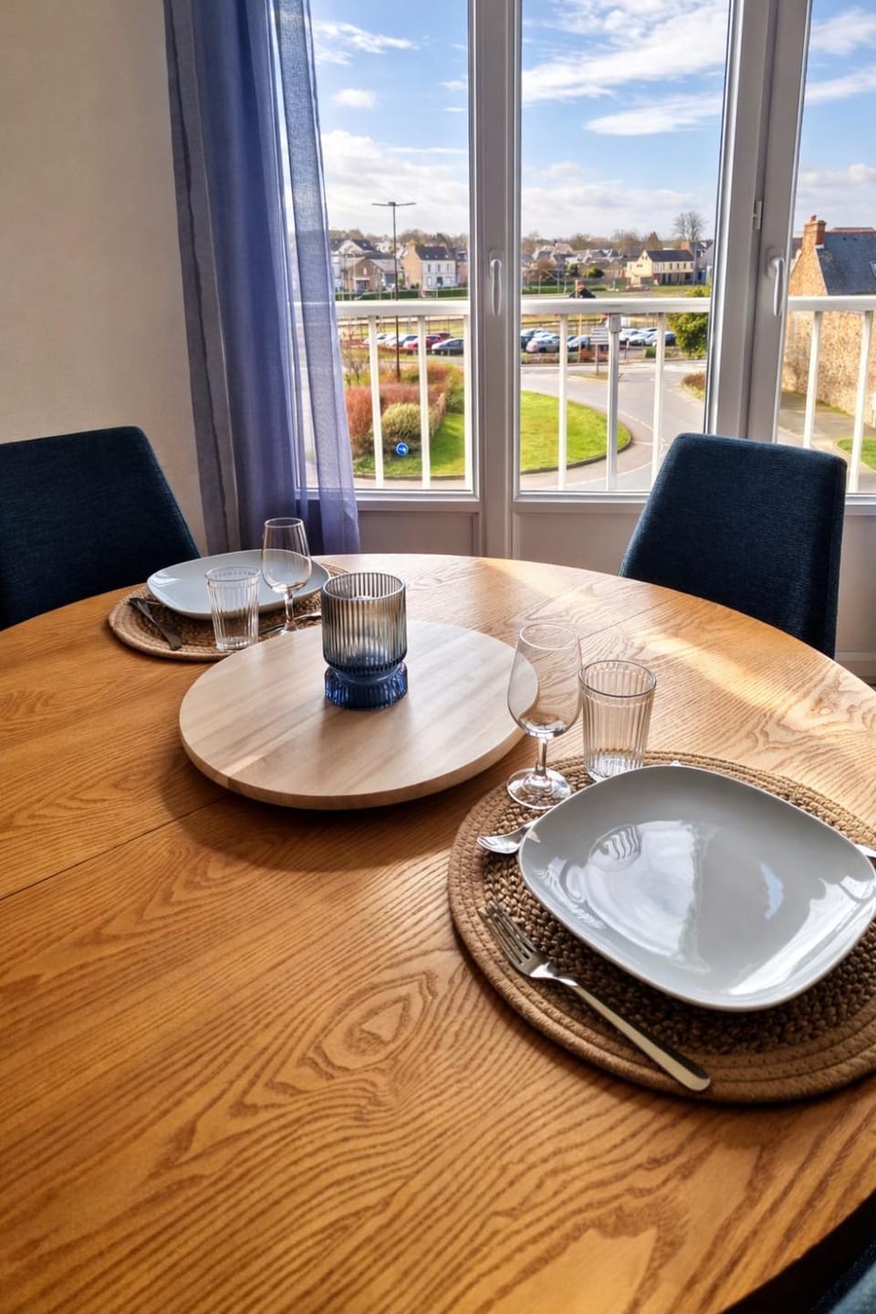 Seating area, Dining area