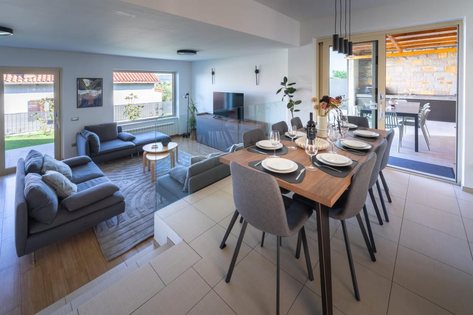 Living room, Dinner