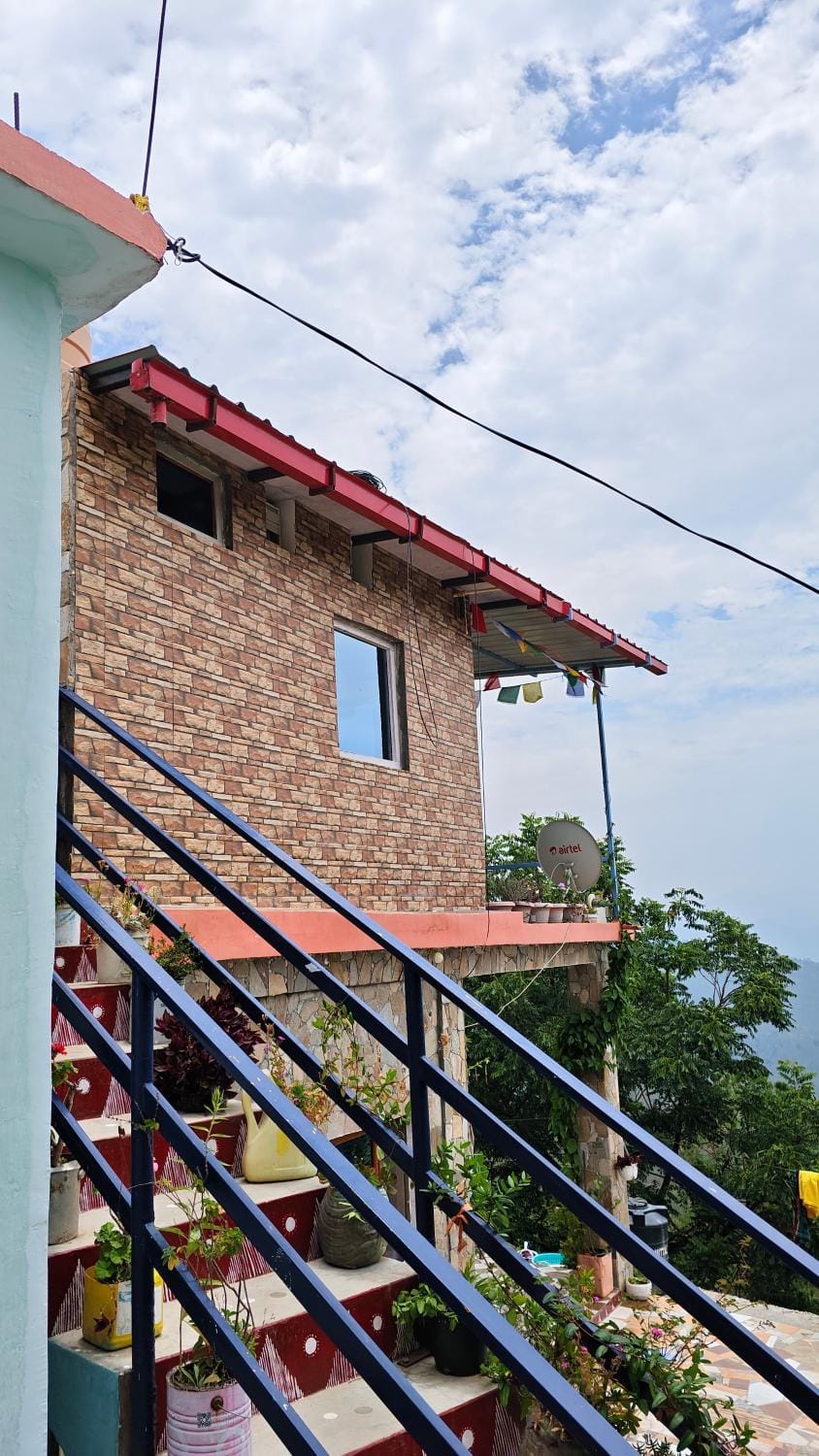 Indra home stay kasardevi House in Uttarakhand