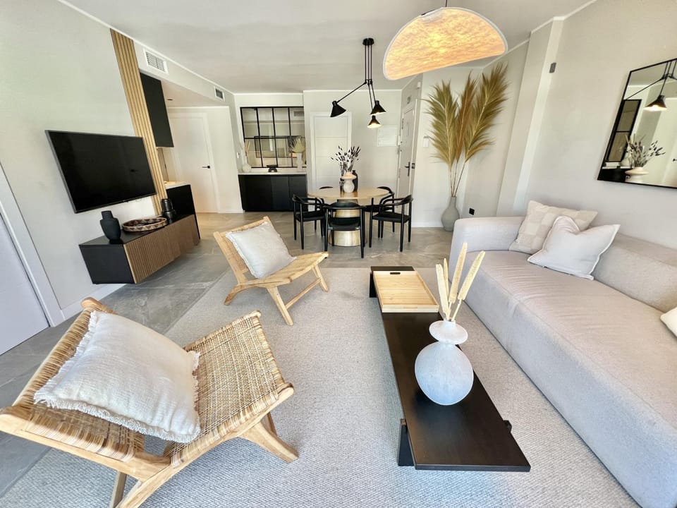 Communal lounge/ TV room, Living room
