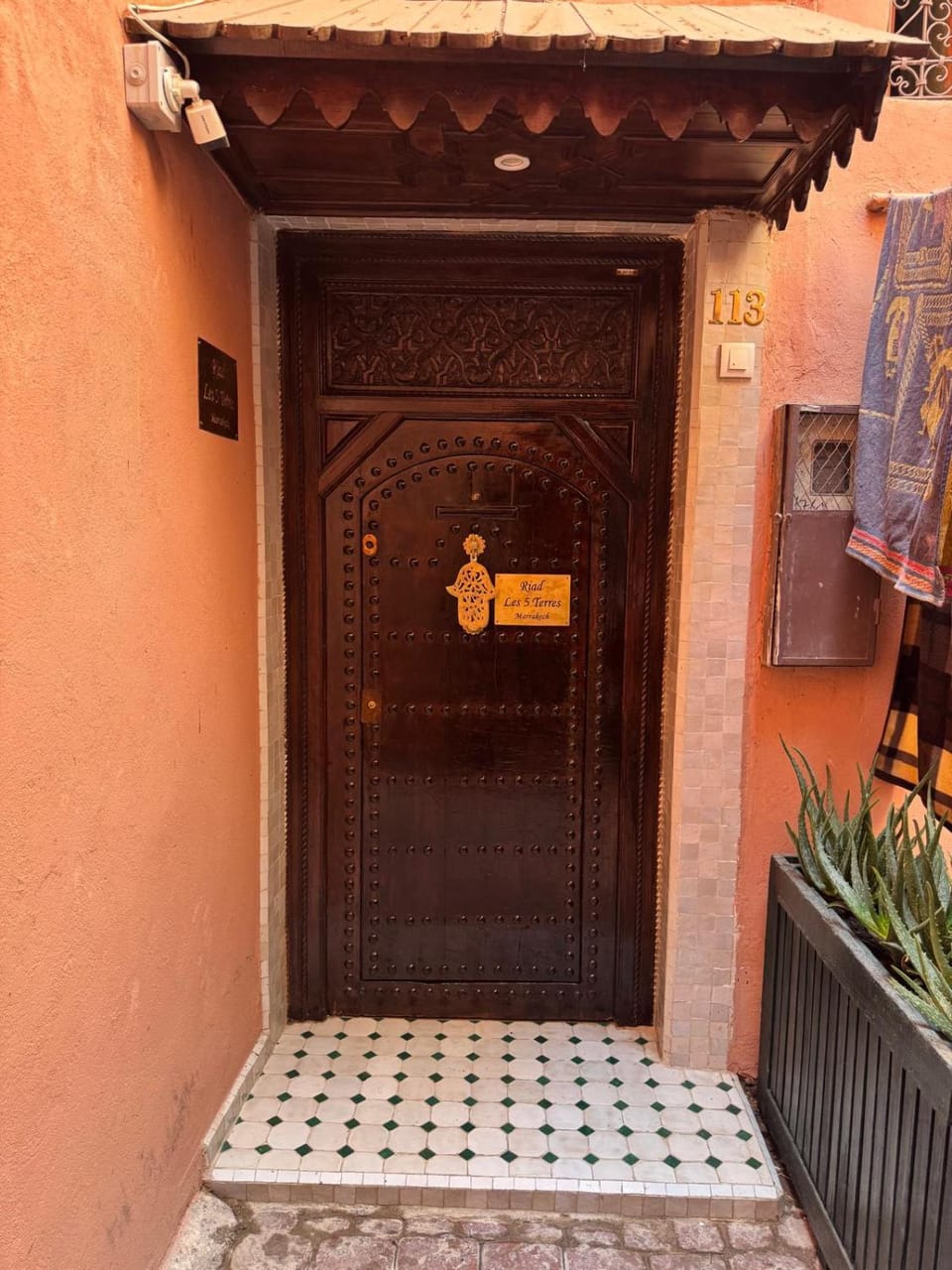 Facade/entrance, Internal: Not applicable to any particular room