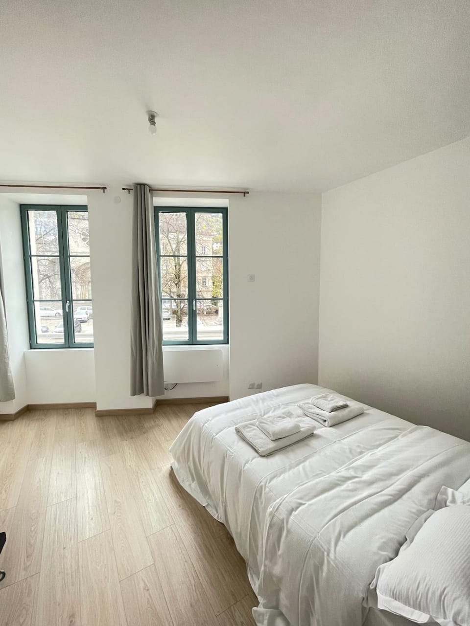 1-Appartement calme et bien rénové avec 2 chambres Apartment in Auvergne-Rhône-Alpes