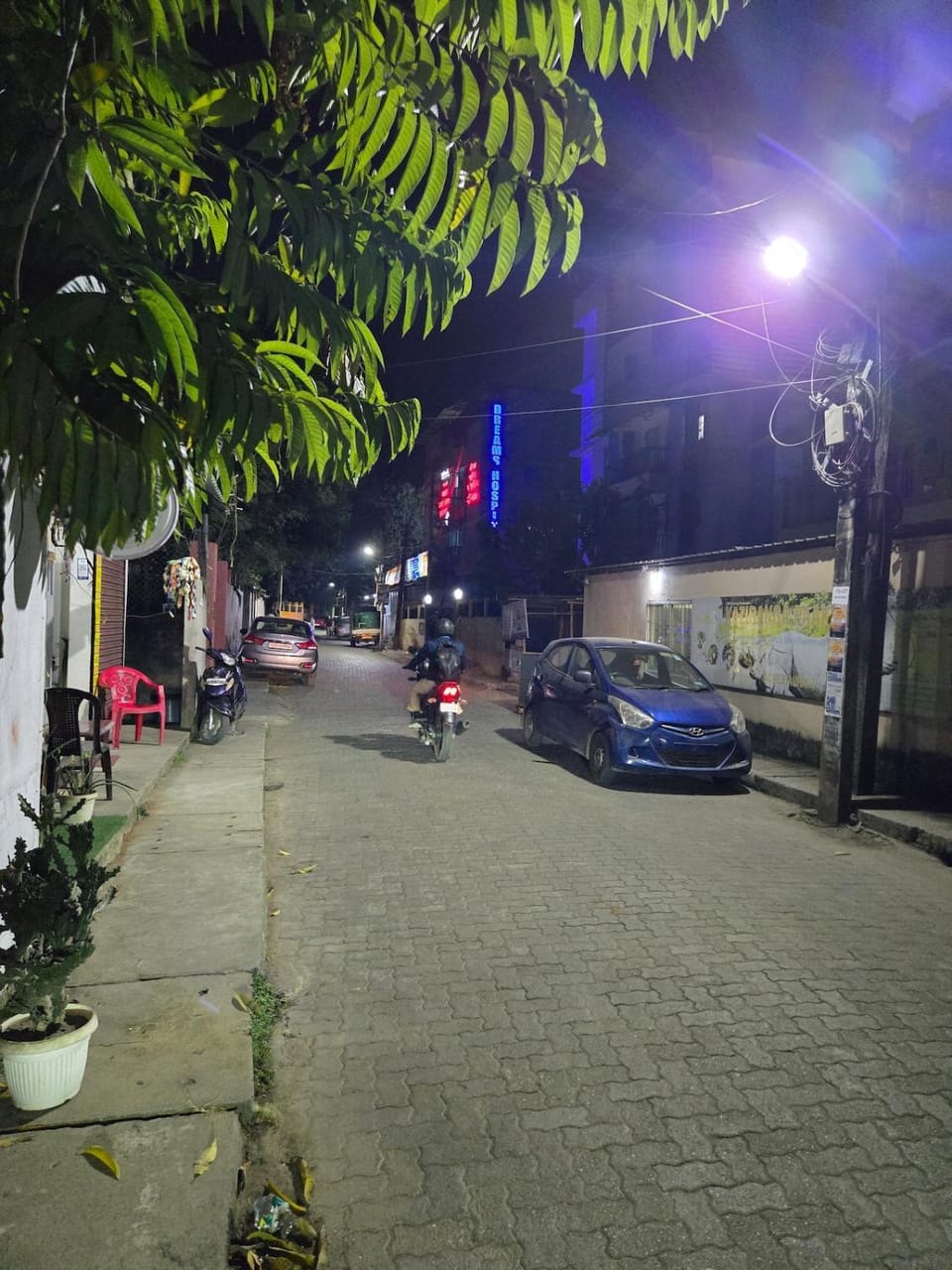 Neighbourhood, Street view