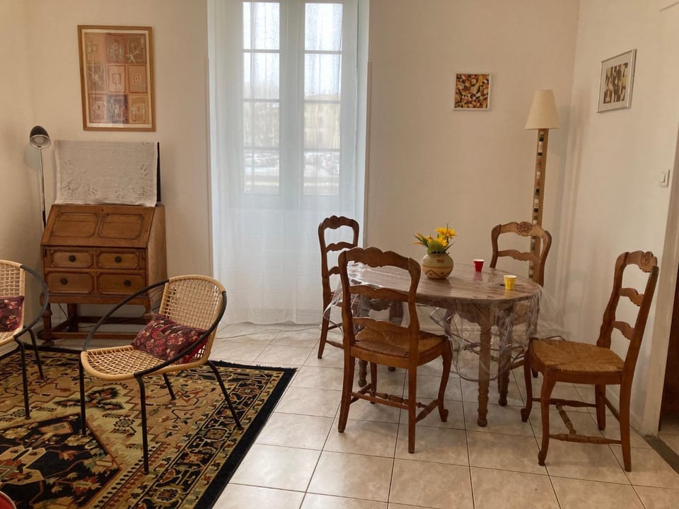 Living room, Dining area