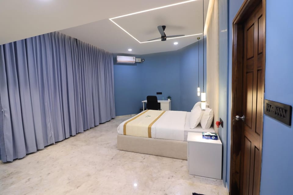 Bed, Photo of the whole room, Bedroom, air conditioner