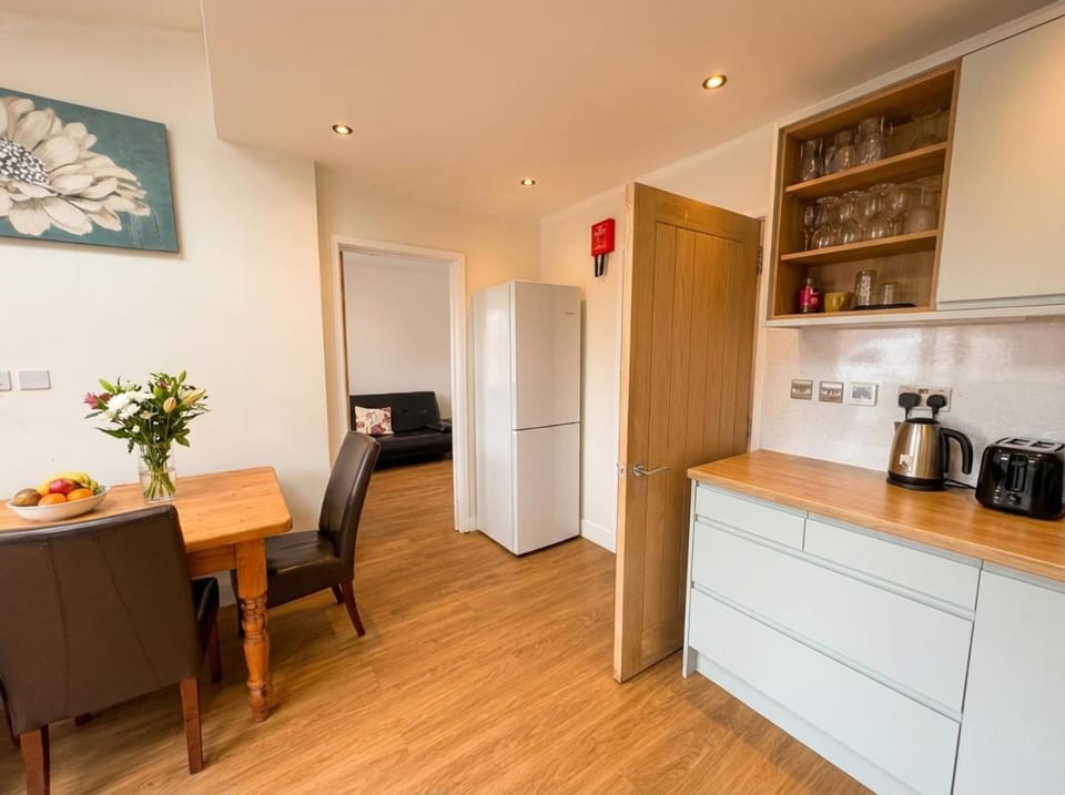 Modern 2 Bed house near Oxford City with EV Charge House in Oxford