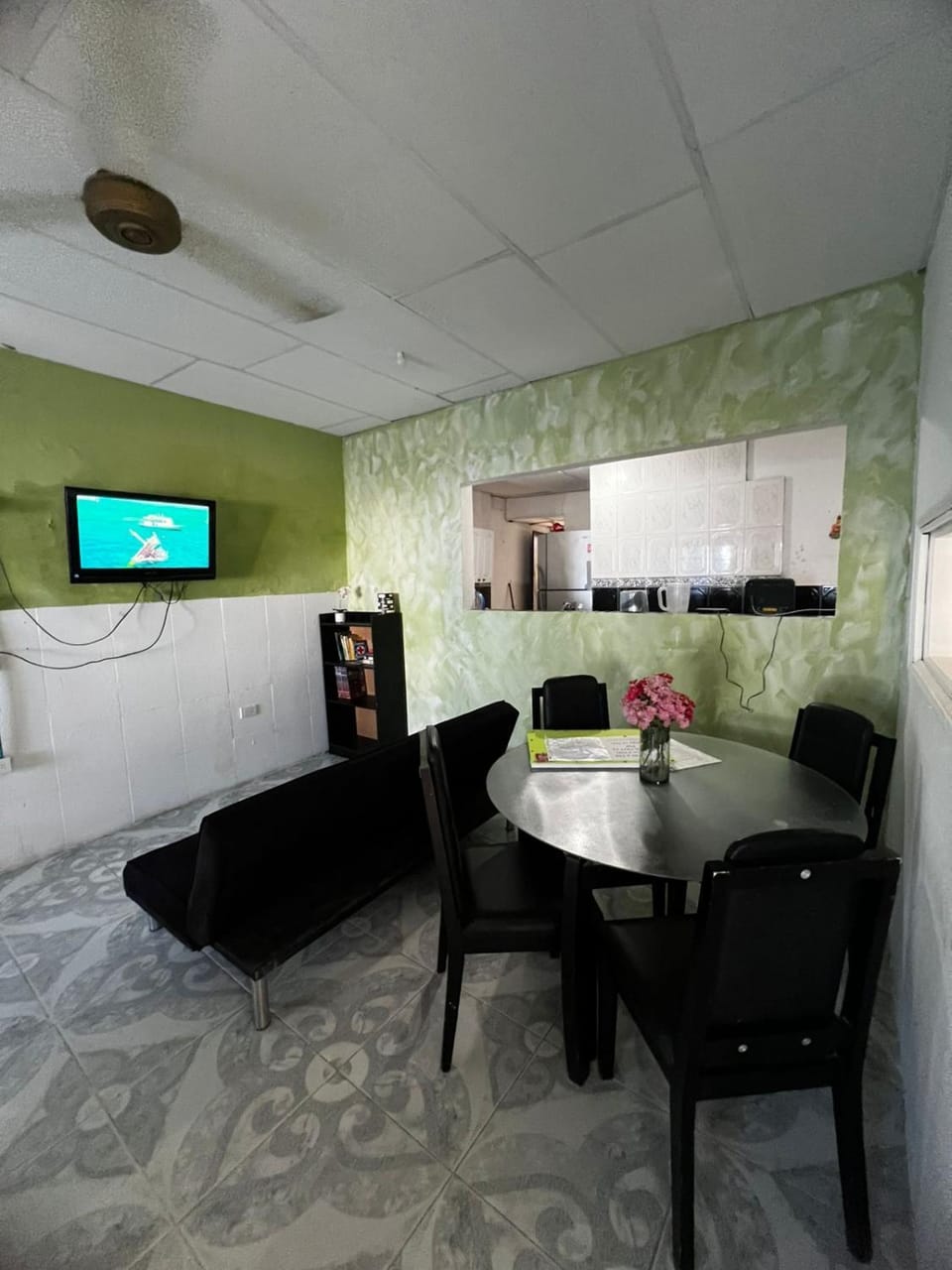 Communal lounge/ TV room, Game Room, Living room, Lounge or bar, Meeting/conference room, Area and facilities