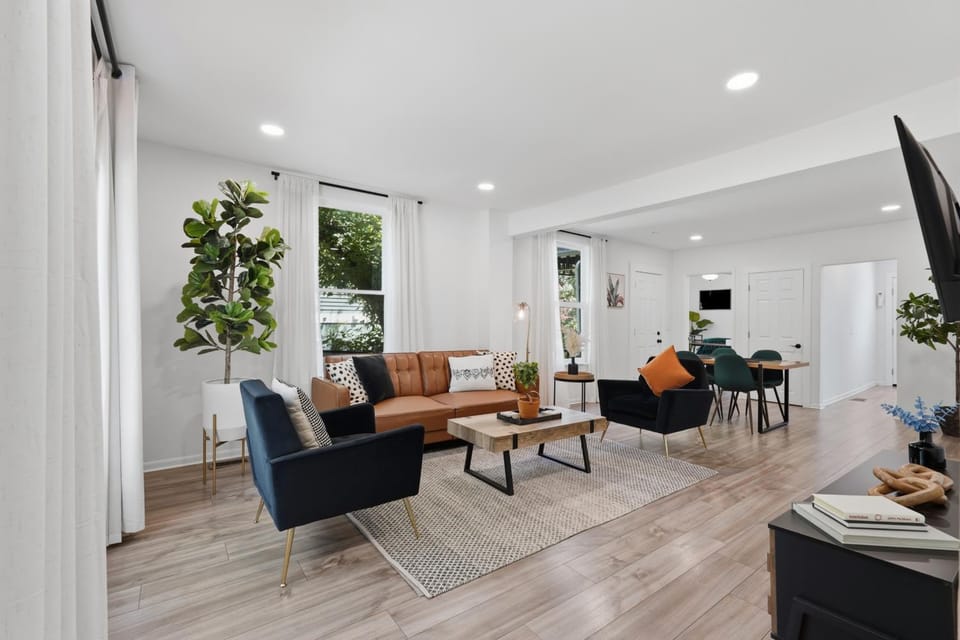 Living room, Photo of the whole room, Seating area, Dining area