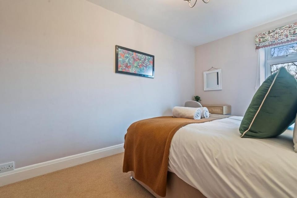 #110 Charming Country Stay at Brook Farm, Somerset-Sleeps 15 - 6 mins to Frome Museum - "Perfect for Contractors and Families - Free Parking" House in Mendip District