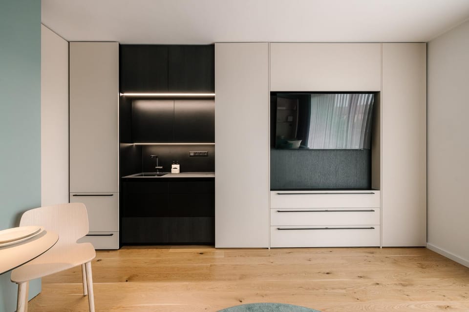 Kitchen or kitchenette