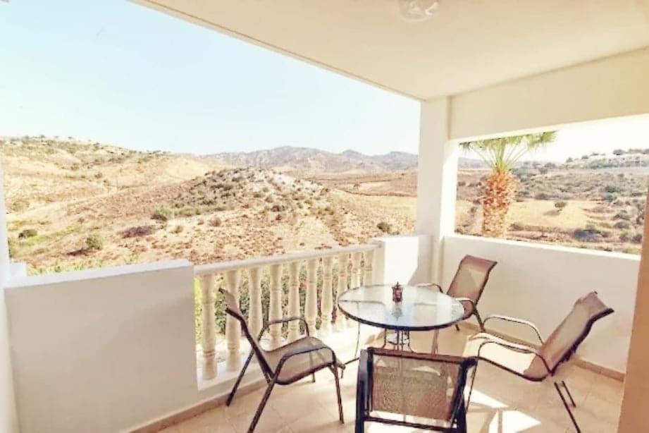 Two BR, Pool, Smart TV, Wi-Fi, Dishwasher & Washer Apartment in Peyia