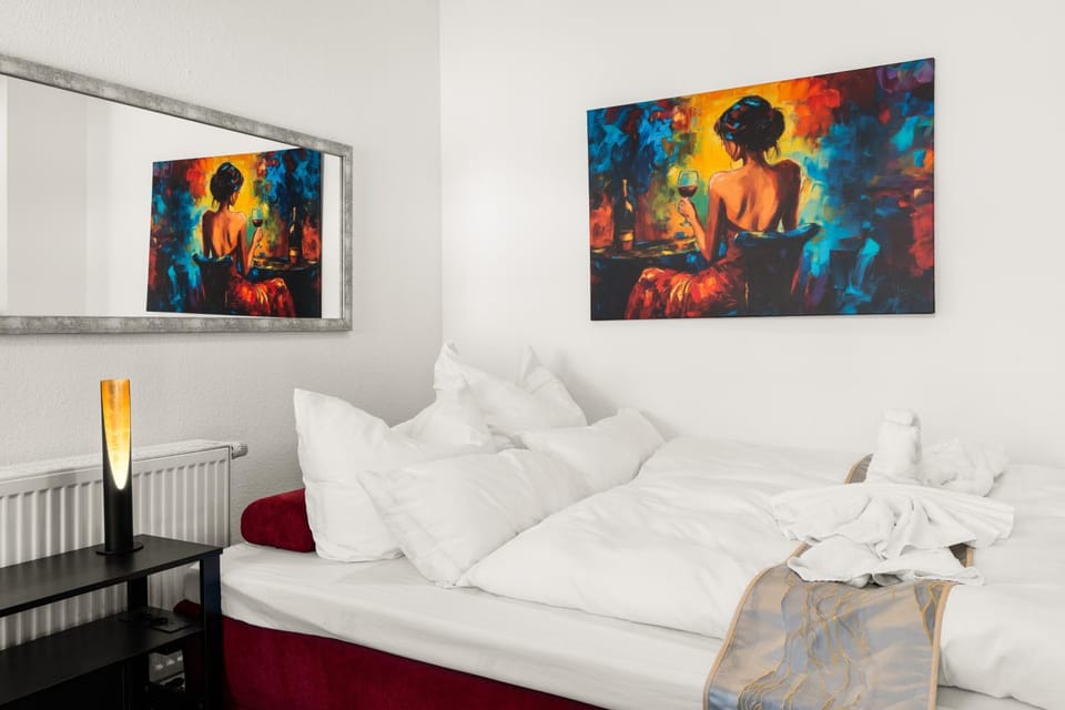 Bed, Living room, Decorative detail, Seating area, internet