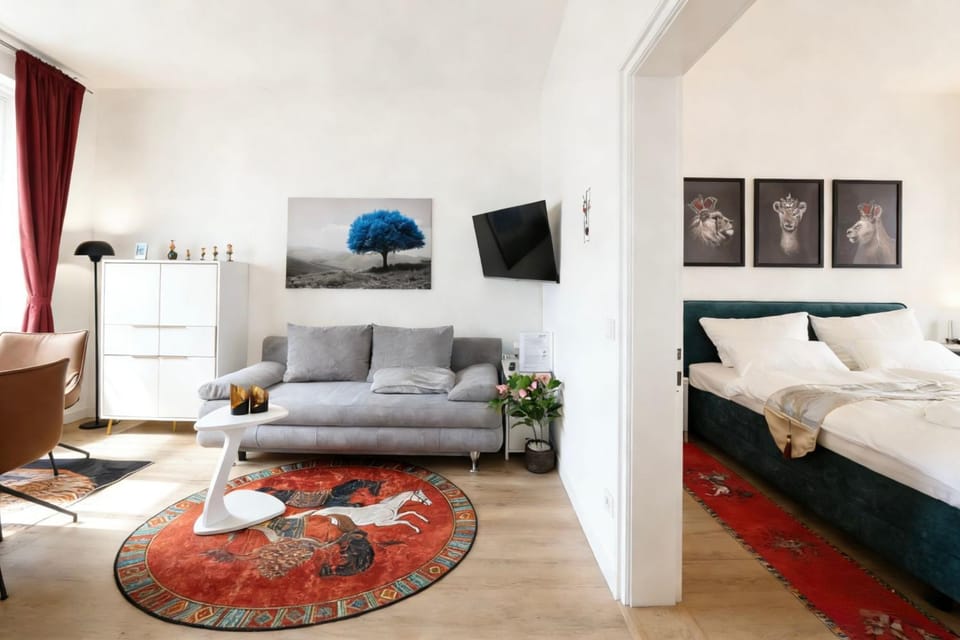 Bed, TV and multimedia, Living room, Photo of the whole room, Seating area, Dining area, Bedroom