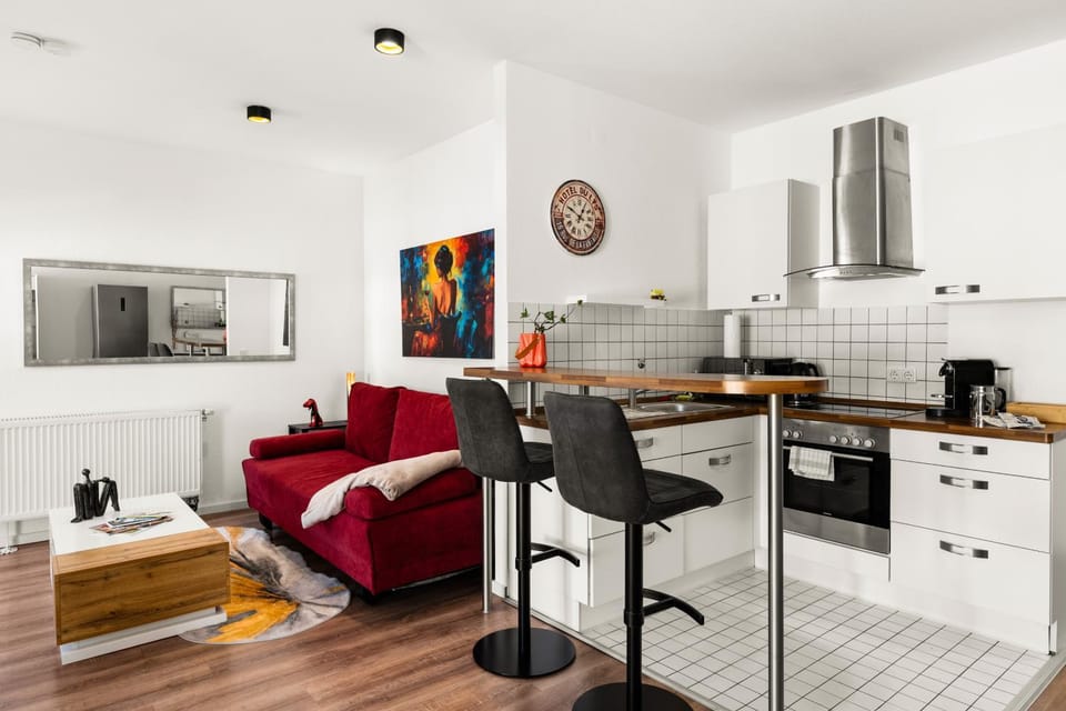Kitchen or kitchenette, Living room, Seating area, Dining area, oven, stove