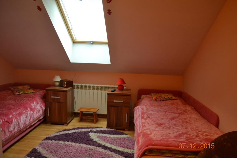 Pokoje Gościnne Na Skraju Lasu Vacation rental in Lower Silesian Voivodeship