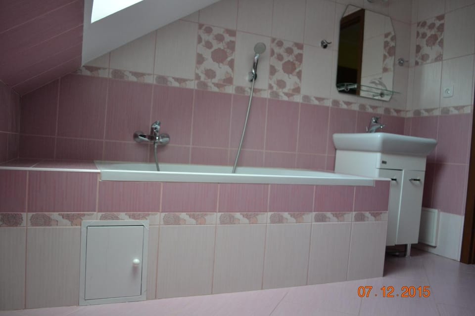 Pokoje Gościnne Na Skraju Lasu Vacation rental in Lower Silesian Voivodeship