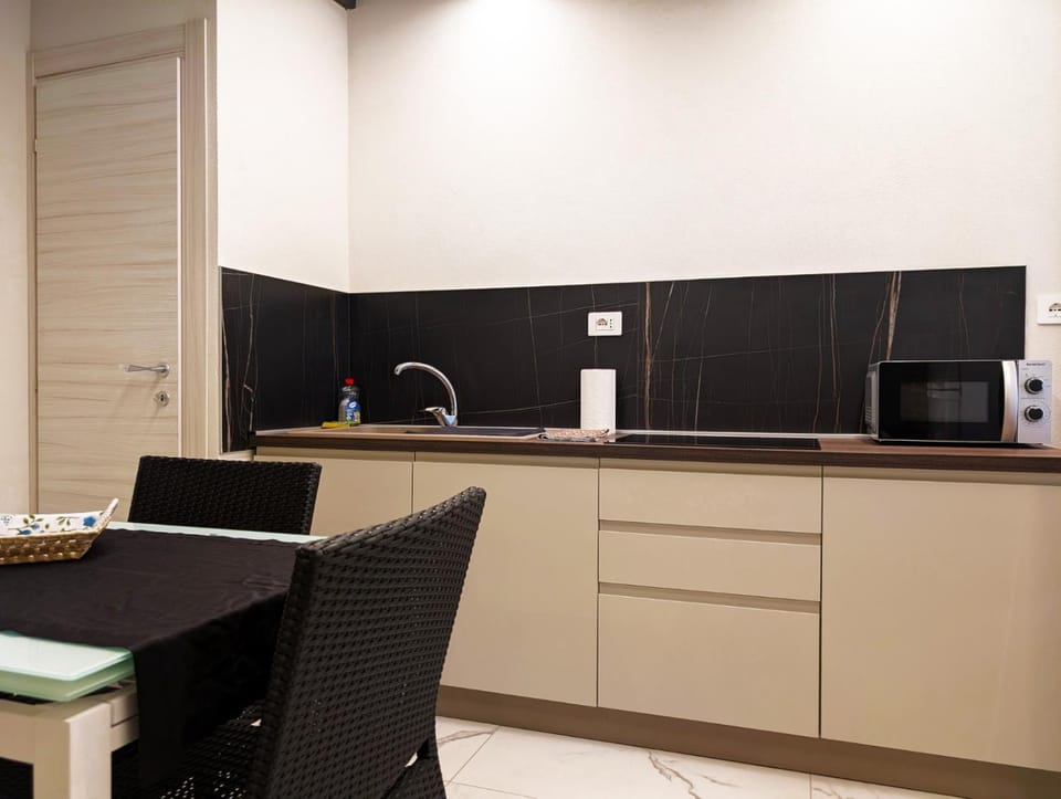 Kitchen or kitchenette, kitchen
