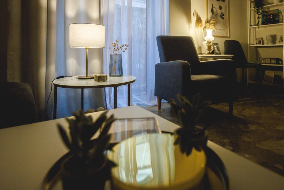 Living room, Decorative detail, Seating area