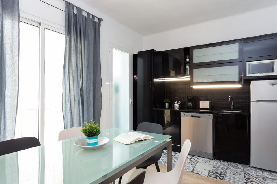 Renovated and Contemporary Apartment Near Paseo de Gracia Apartment in Barcelona