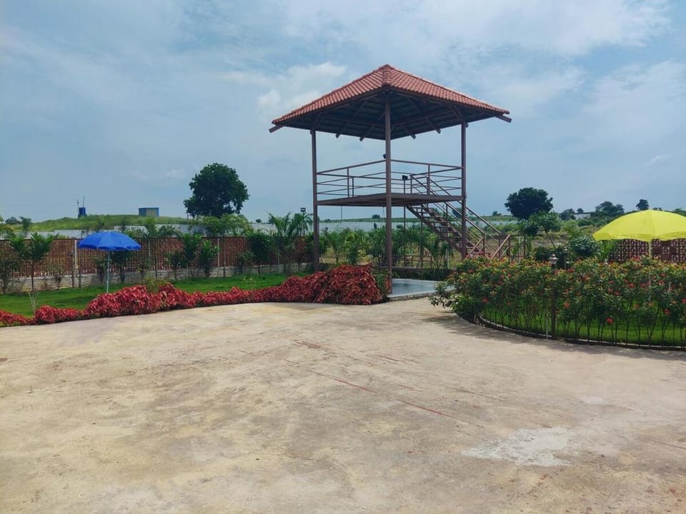 Cozy 2BHK Farm House Villa with Swim Pool and Rain Dance Villa in Maharashtra