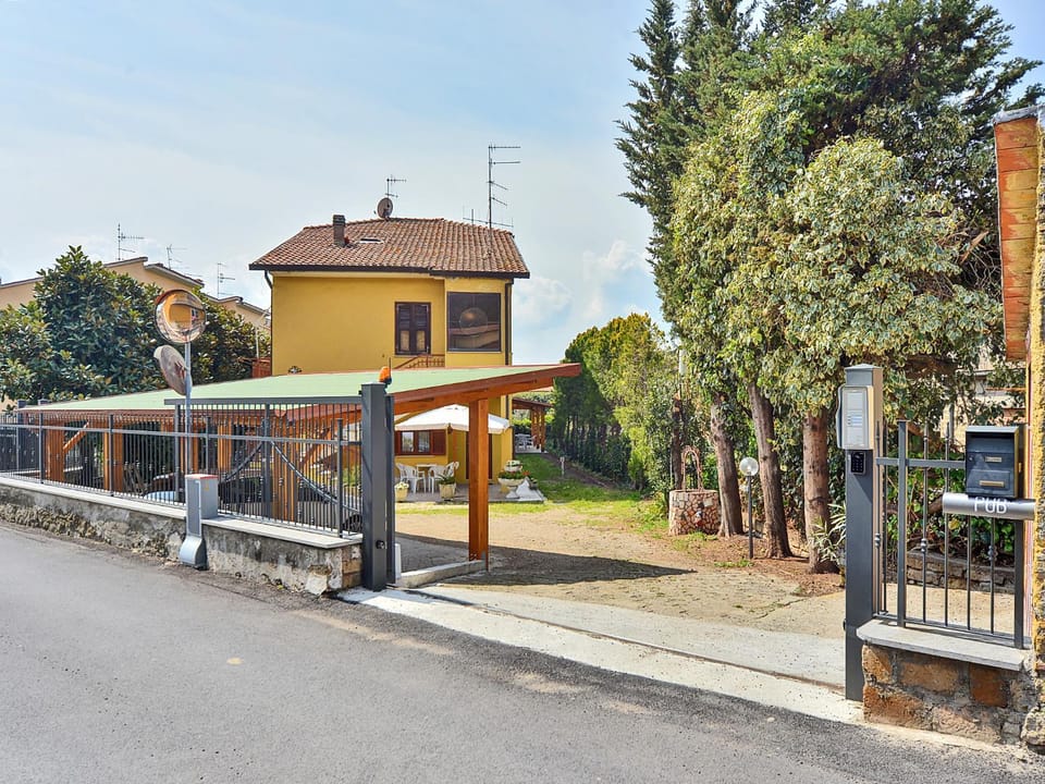 Facade/entrance, Parking