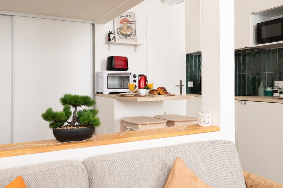 Kitchen or kitchenette, Decorative detail, stove, sunbed, kitchen