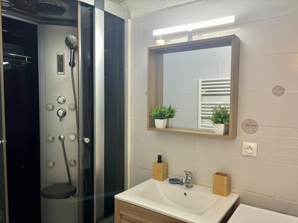Shower, Bathroom