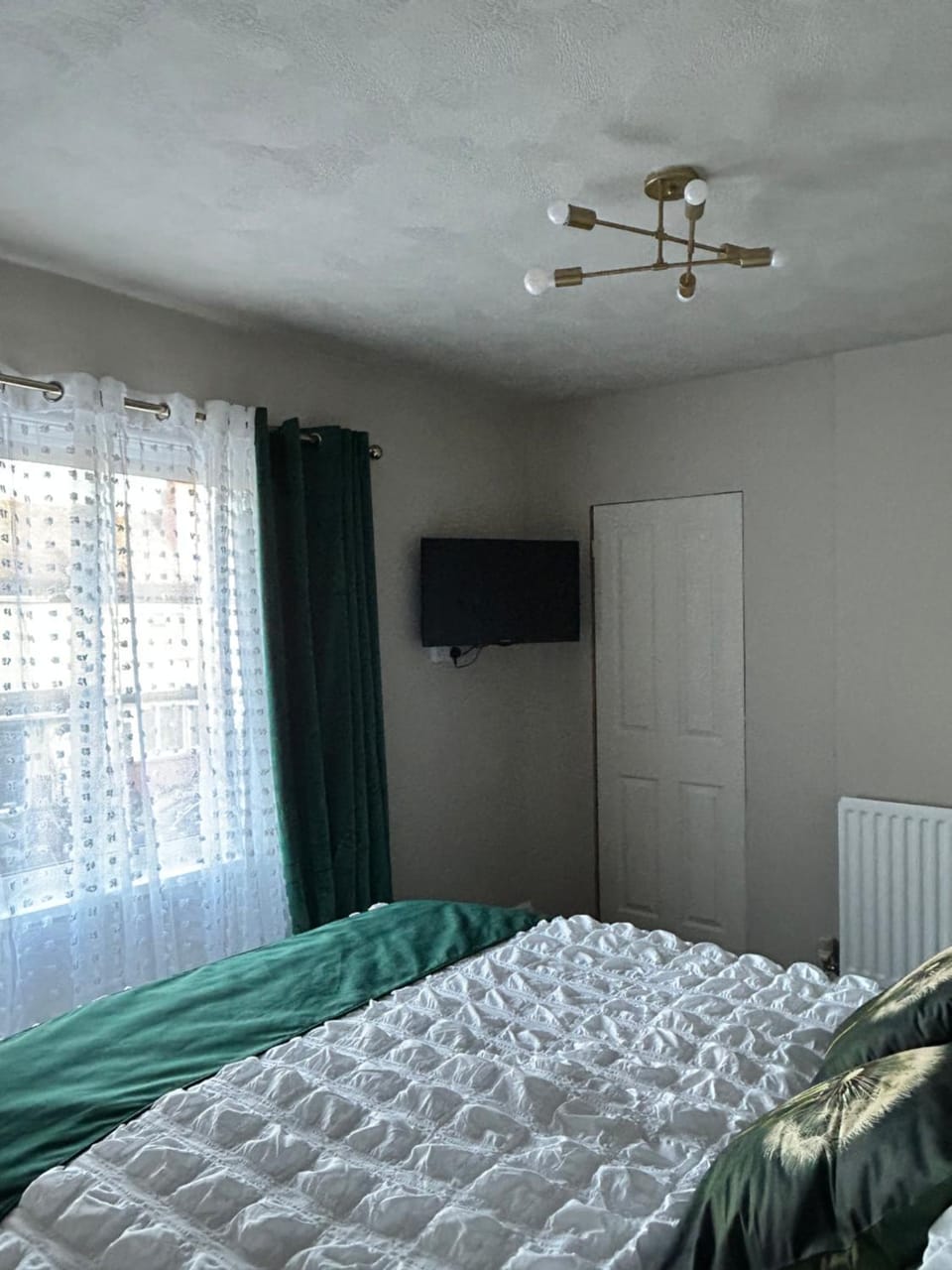 Bed, TV and multimedia, Photo of the whole room, Bedroom, internet