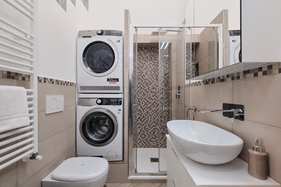 Shower, Toilet, Bathroom, bidet, washing machine, dryer