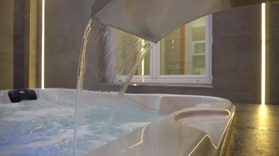 Hot Tub, Spa and wellness centre/facilities
